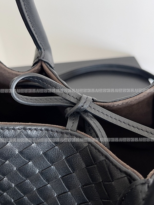 보테가베네타피나코테카스몰  20260228-135853-005루.jpg