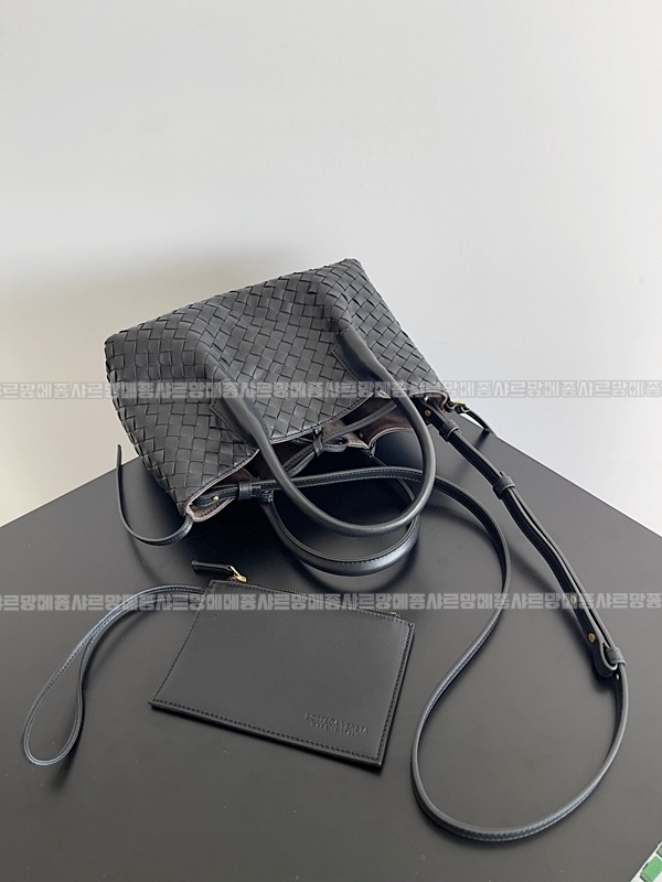 보테가베네타피나코테카스몰  20260228-135854-008루.jpg