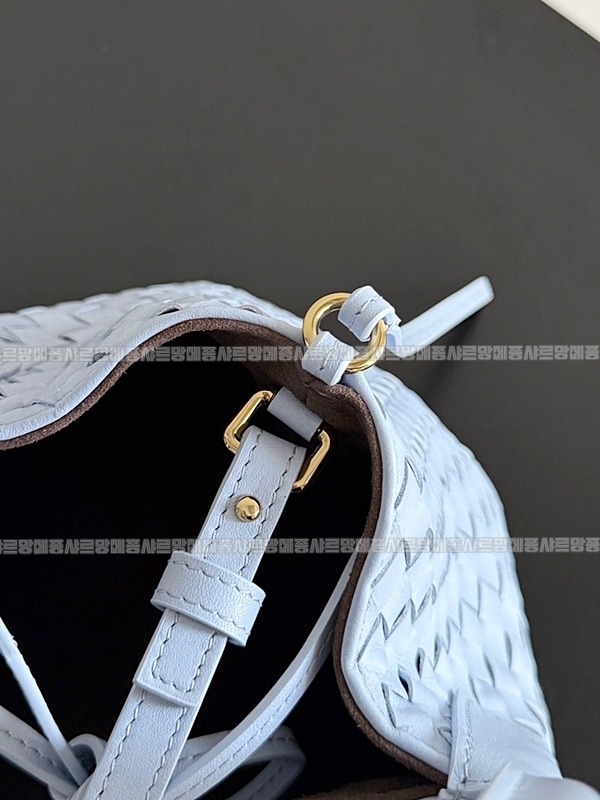 보테가베네타피나코테카스몰  20260228-140313-007루.jpg