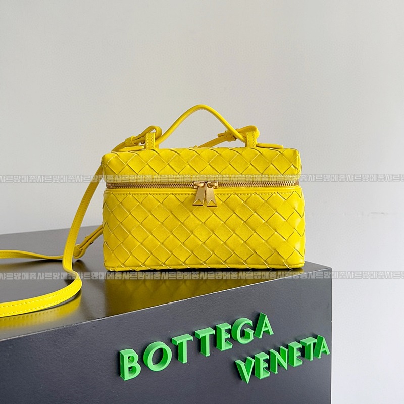 보테가베네타뱅뱅베네티케이스20260301-100136-001루.jpg