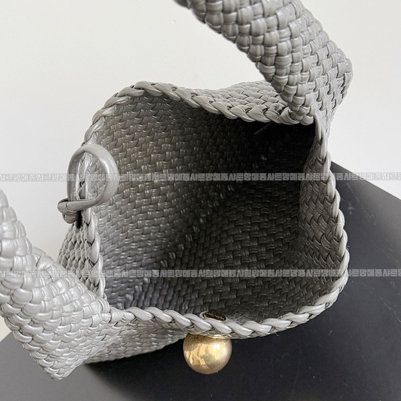 보테가베네타토스카바치 20260301-101219-009루.jpg