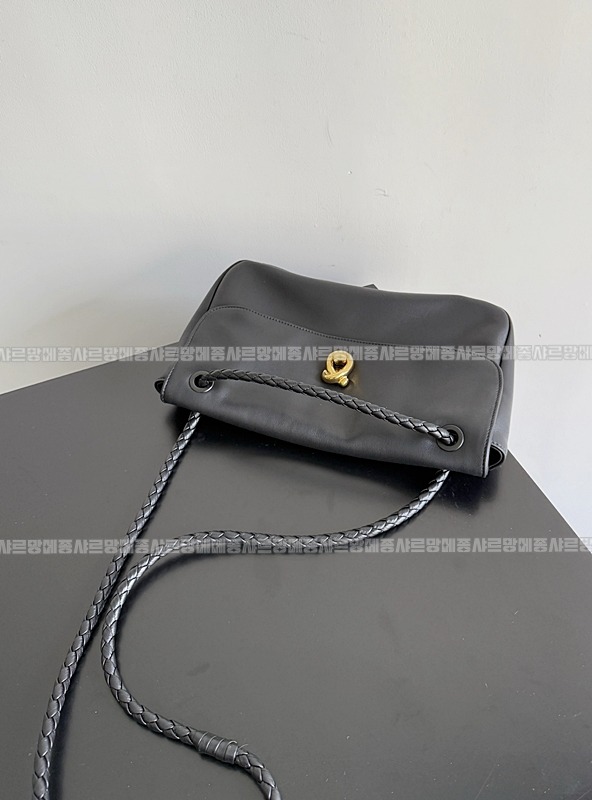 보테가베네타메디슨 20260301-101755-006루.jpg