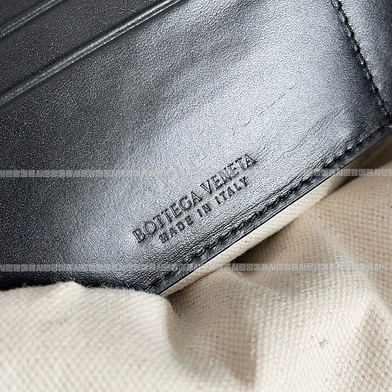 보테가베네타인트레치아토스몰파우치위드손목스트랩 20260301-103104-007루.jpg