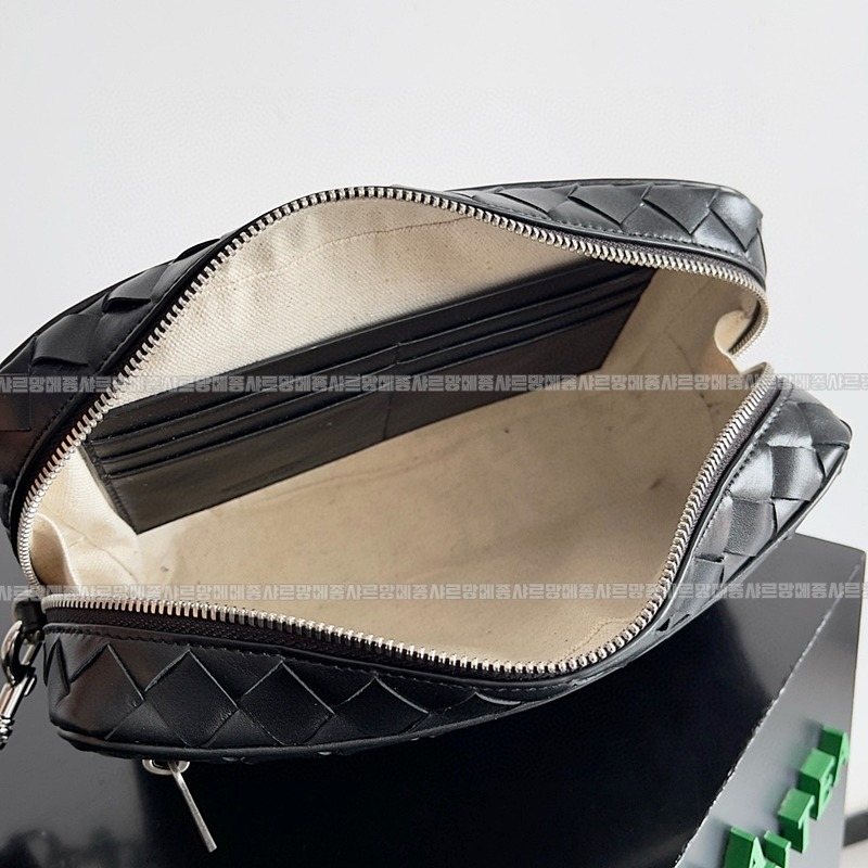 보테가베네타인트레치아토스몰파우치위드손목스트랩 20260301-103104-009루.jpg