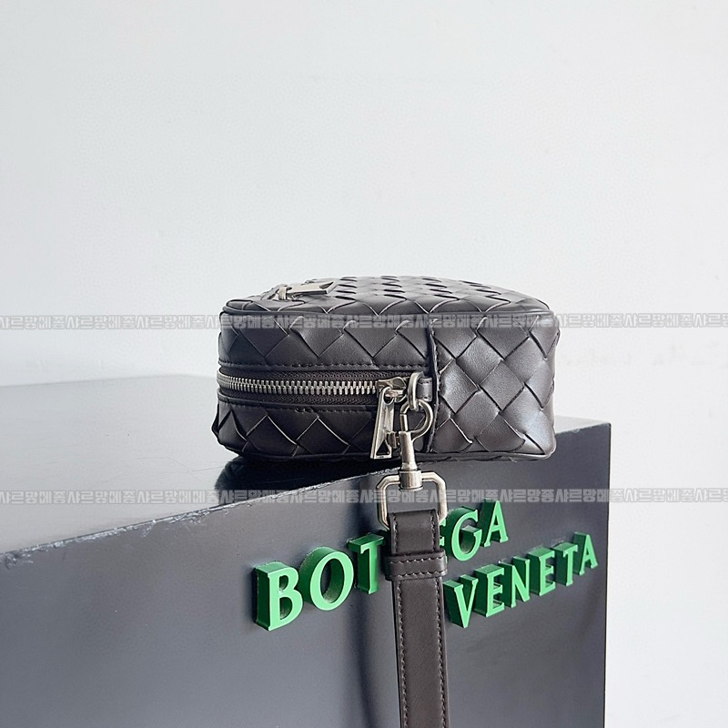 보테가베네타인트레치아토스몰파우치위드손목스트랩 20260301-103404-003루.jpg