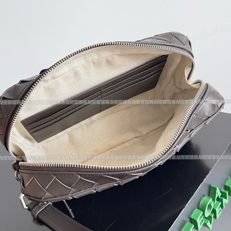 보테가베네타인트레치아토스몰파우치위드손목스트랩 20260301-103404-009루.jpg