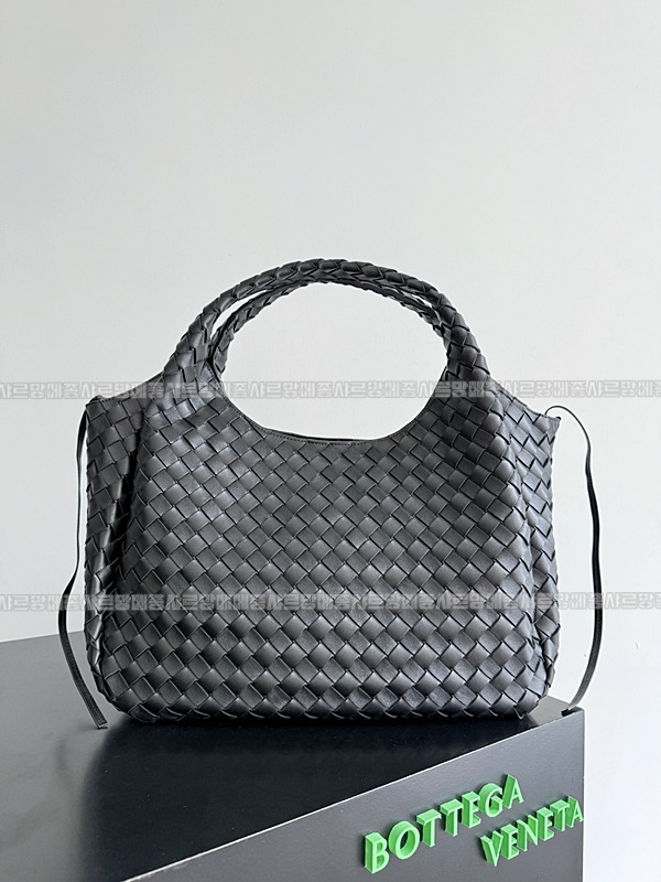 보테가베네타캄파나라지 20260301-110806-003루.jpg