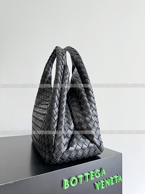 보테가베네타캄파나라지 20260301-110806-002루.jpg