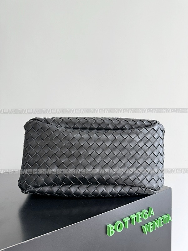 보테가베네타캄파나라지 20260301-110806-004루.jpg