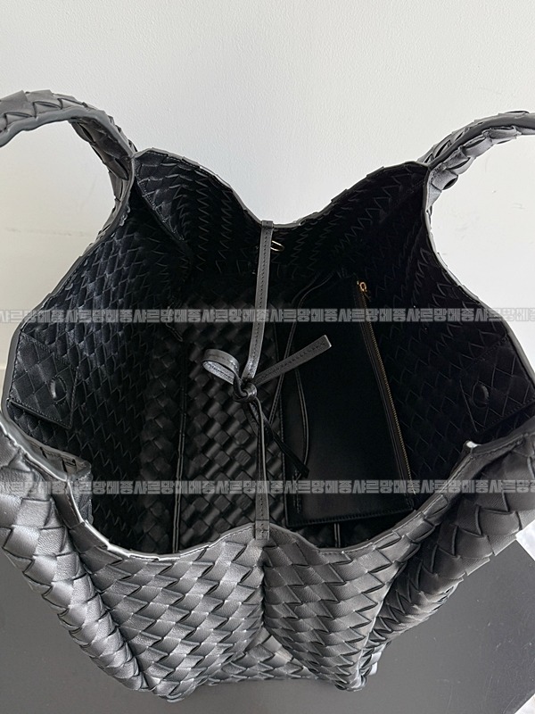 보테가베네타캄파나라지 20260301-110807-006루.jpg