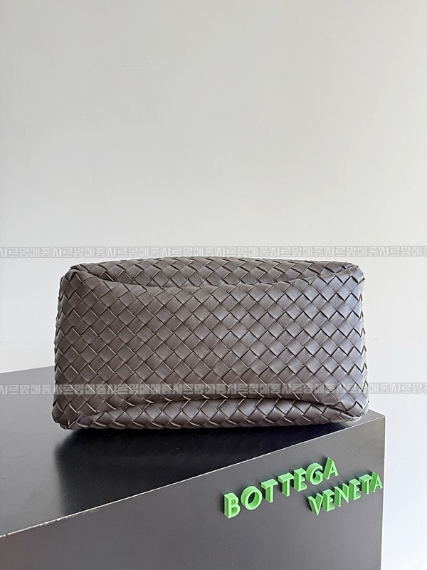 보테가베네타캄파나라지 20260301-111047-004루.jpg