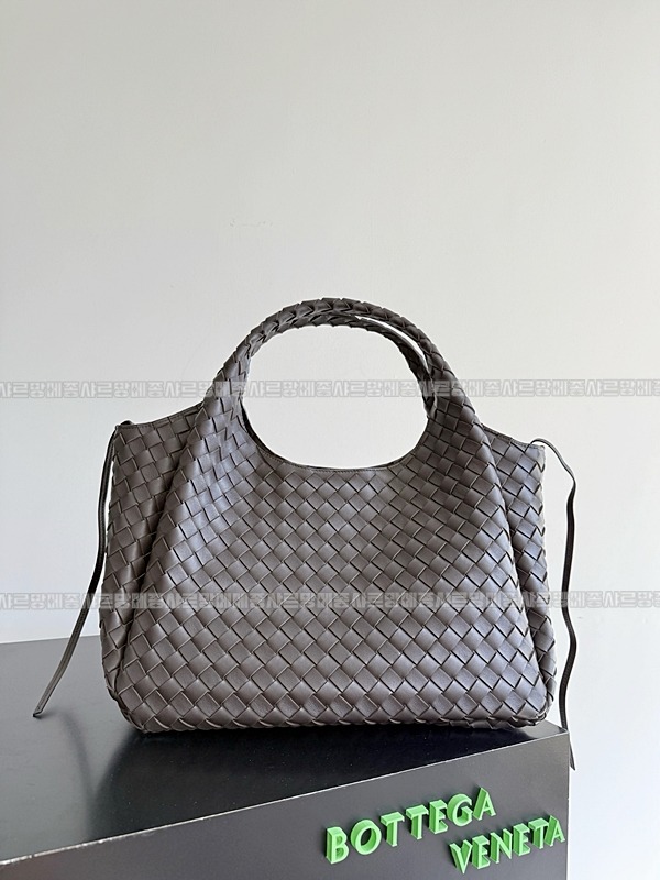 보테가베네타캄파나라지 20260301-111047-003루.jpg