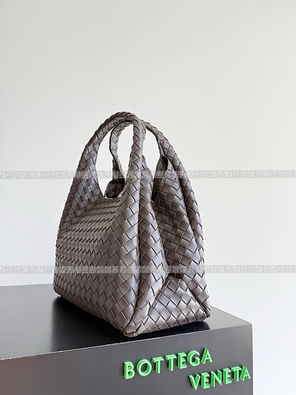 보테가베네타캄파나라지 20260301-111047-002루.jpg