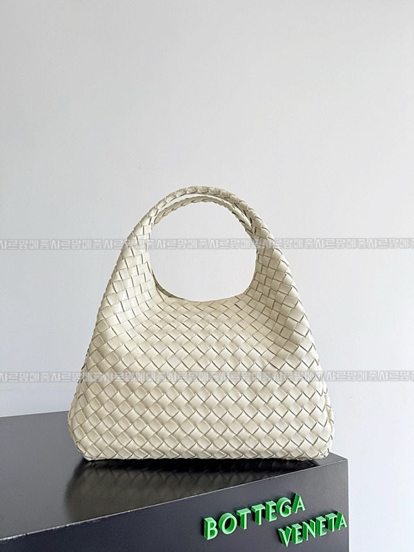 보테가베네타캄파나라지 20260301-111442-001루.jpg