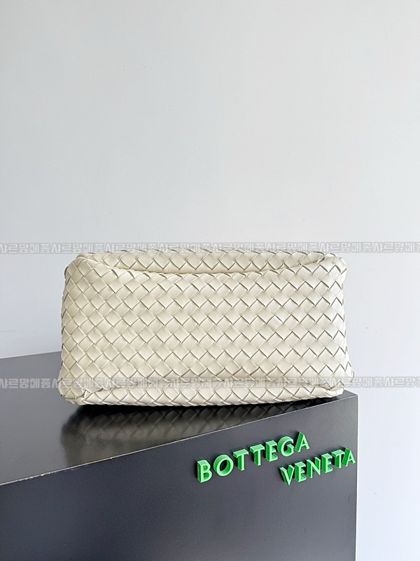 보테가베네타캄파나라지 20260301-111442-004루.jpg