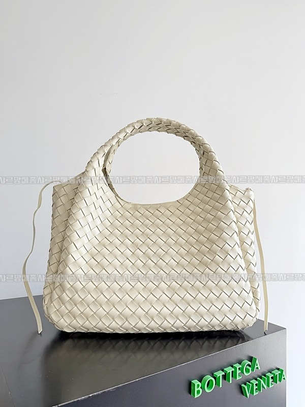 보테가베네타캄파나라지 20260301-111442-003루.jpg