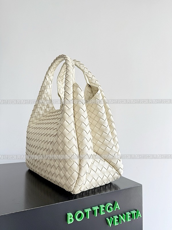 보테가베네타캄파나라지 20260301-111442-002루.jpg