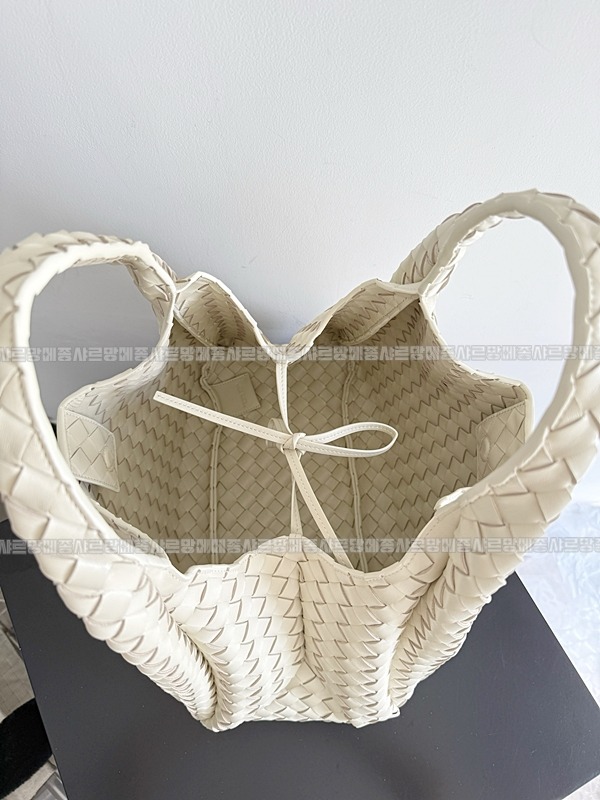 보테가베네타캄파나라지 20260301-111443-009루.jpg