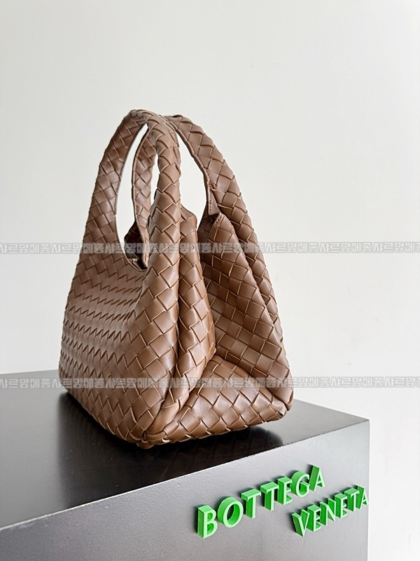 보테가베네타캄파나미디움 20260301-111718-002루.jpg