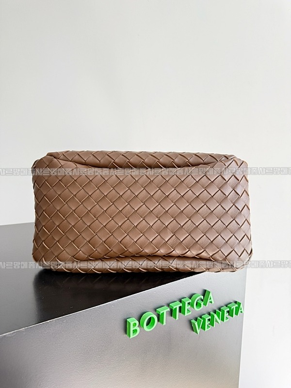 보테가베네타캄파나미디움 20260301-111718-004루.jpg