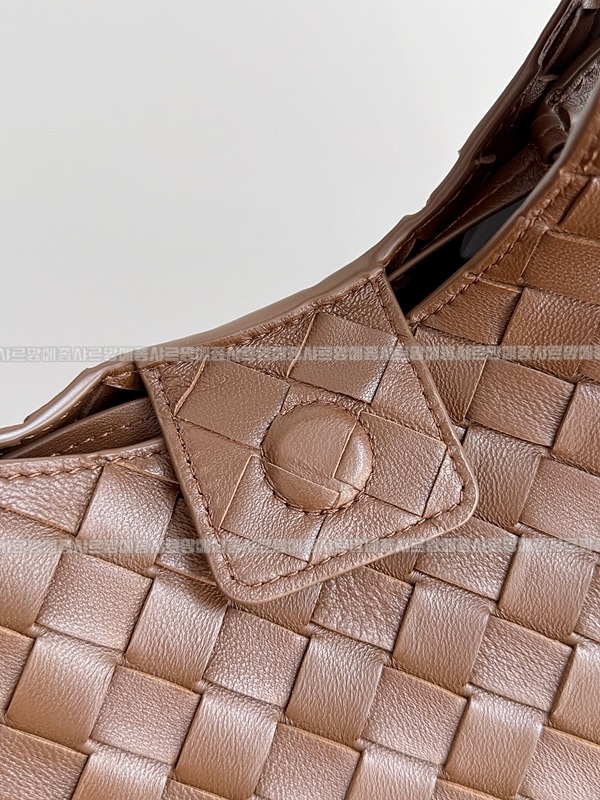 보테가베네타캄파나미디움 20260301-111718-005루.jpg