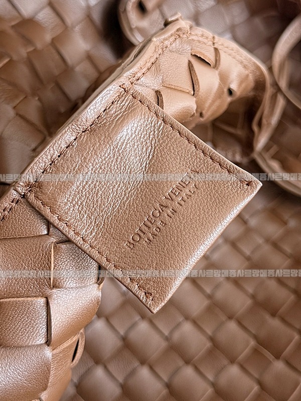 보테가베네타캄파나미디움 20260301-111718-007루.jpg