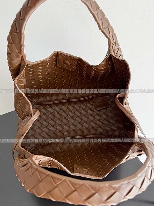 보테가베네타캄파나미디움 20260301-111719-009루.jpg