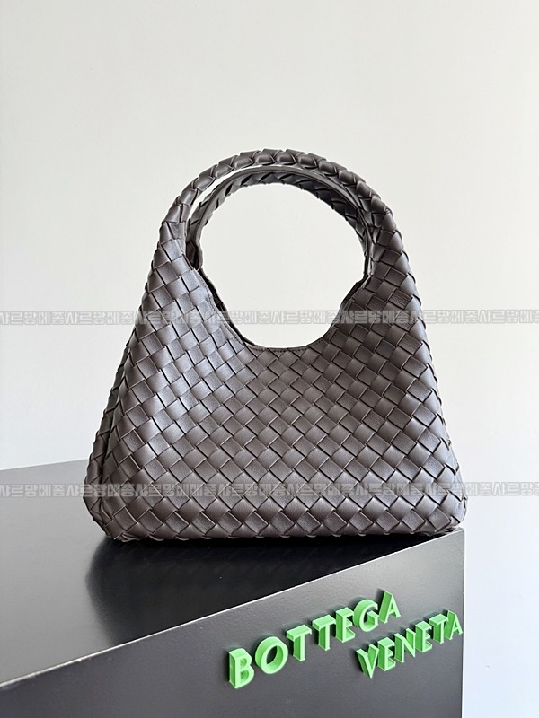 보테가베네타캄파나미디움 20260301-111940-001루.jpg