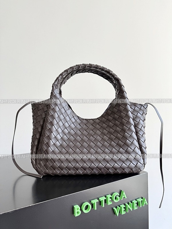 보테가베네타캄파나미디움 20260301-111940-003루.jpg