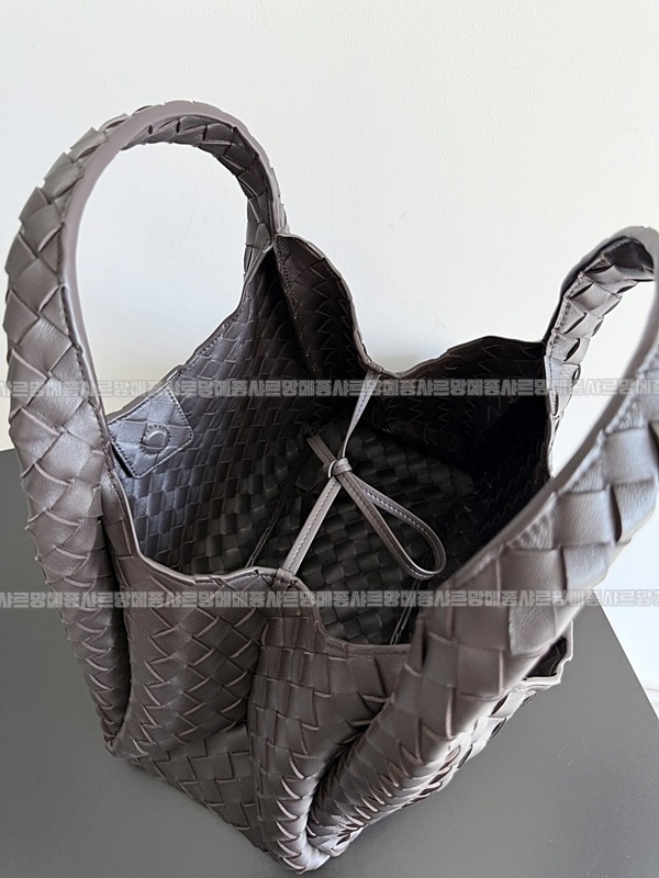 보테가베네타캄파나미디움 20260301-111941-006루.jpg