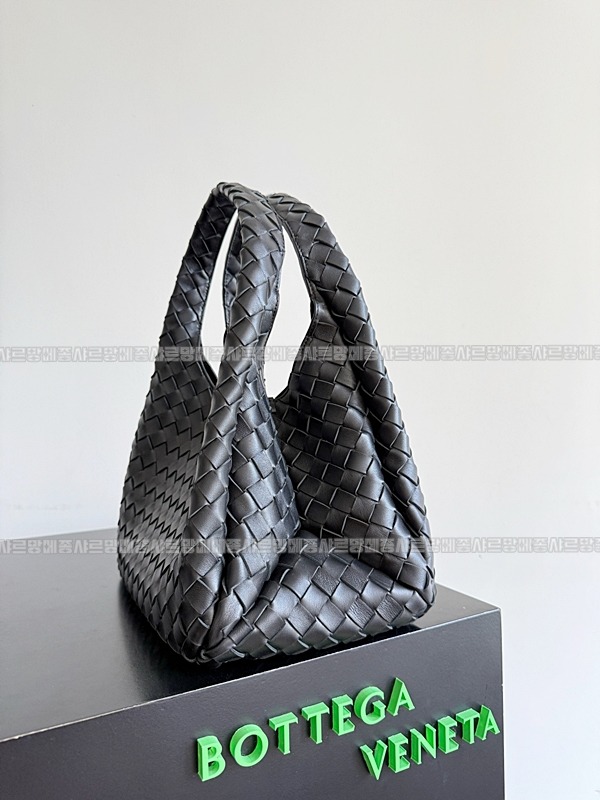 보테가베네타캄파나미디움 20260301-112126-002루.jpg