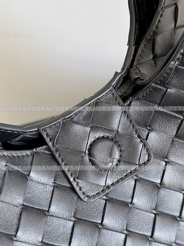 보테가베네타캄파나미디움 20260301-112126-005루.jpg