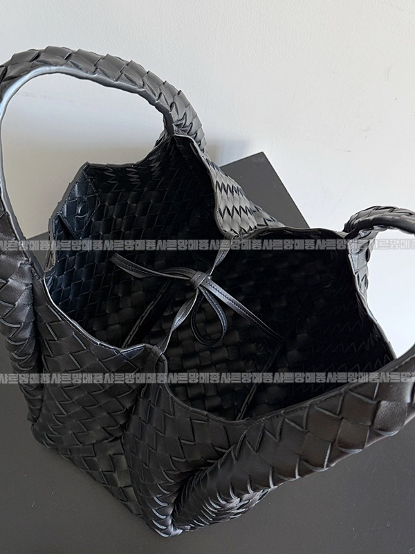 보테가베네타캄파나미디움 20260301-112126-006루.jpg