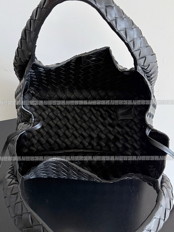 보테가베네타캄파나미디움 20260301-112127-007루.jpg