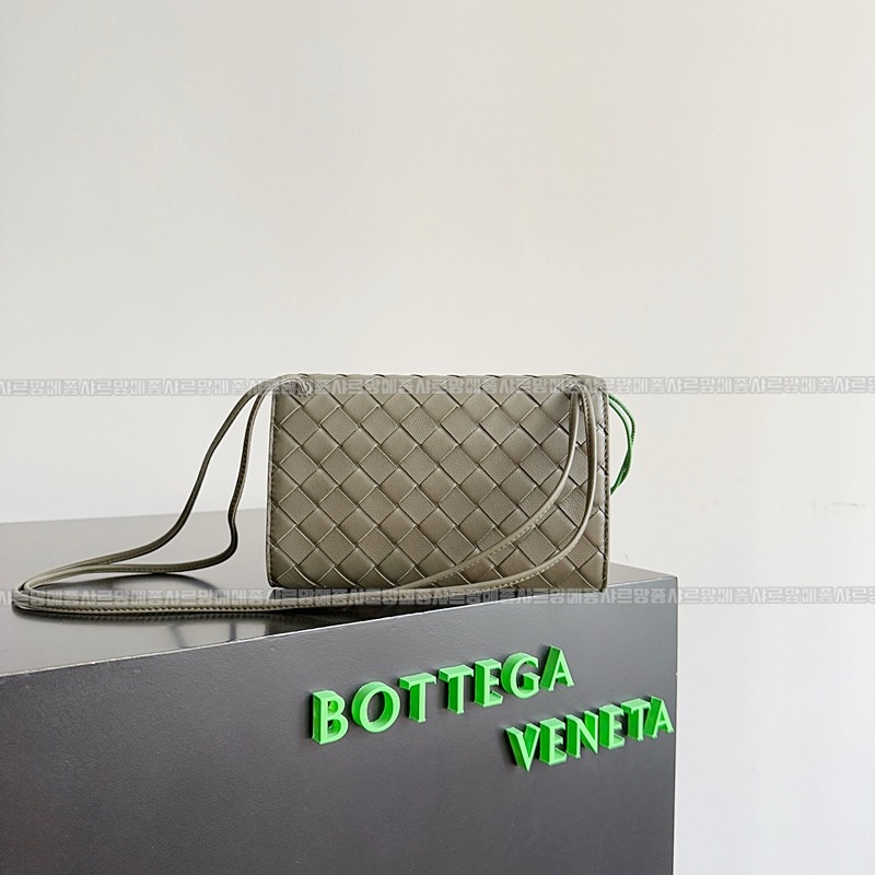 보테가베네타안디아모데이지파우치 20260301-113246-003루.jpg