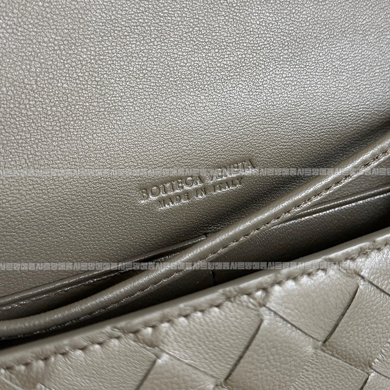 보테가베네타안디아모데이지파우치 20260301-113246-008루.jpg