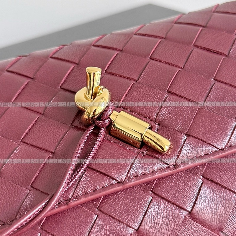 보테가베네타안디아모데이지파우치 20260301-113424-005루.jpg