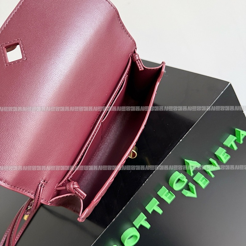 보테가베네타안디아모데이지파우치 20260301-113424-009루.jpg