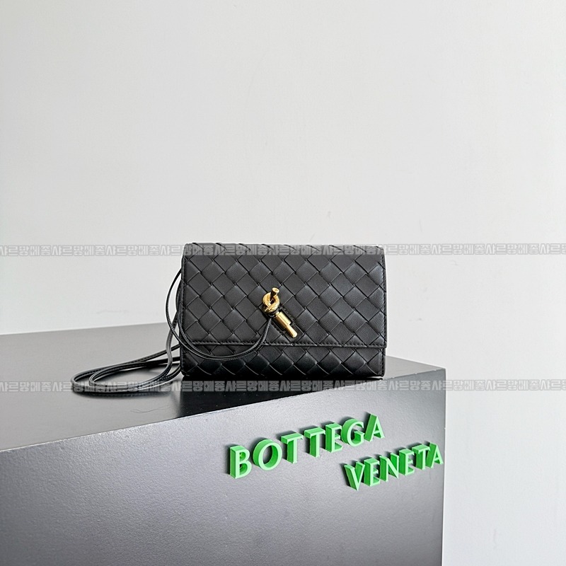 보테가베네타안디아모데이지파우치 20260301-113609-001루.jpg