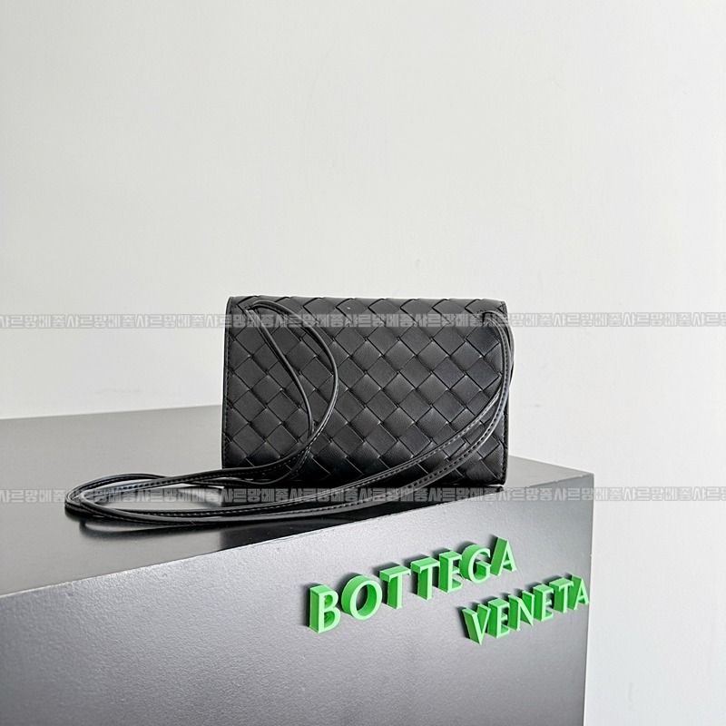 보테가베네타안디아모데이지파우치 20260301-113609-003루.jpg