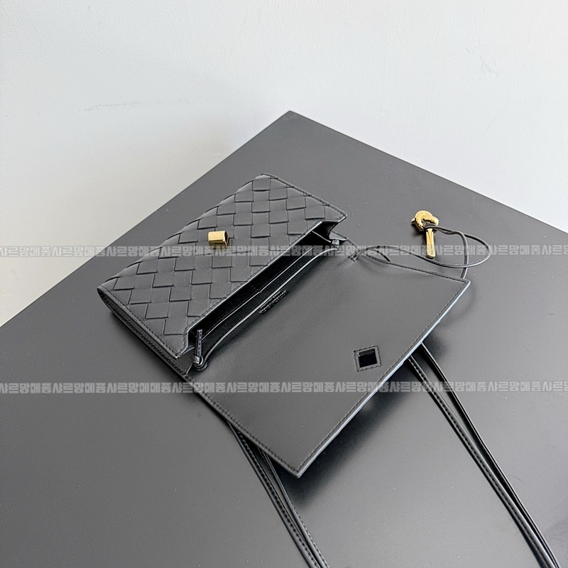 보테가베네타안디아모데이지파우치 20260301-113610-007루.jpg