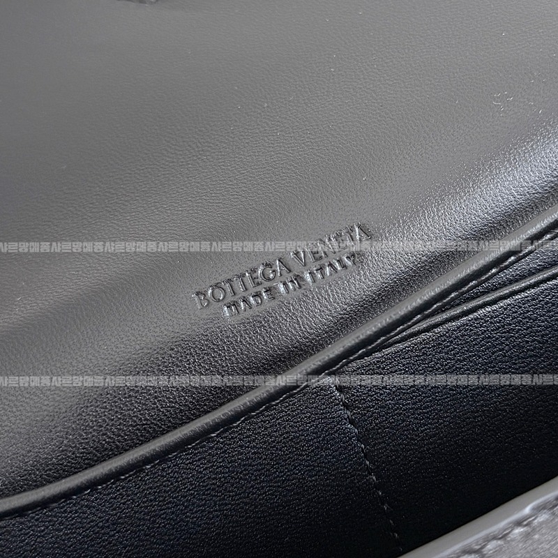 보테가베네타안디아모데이지파우치 20260301-113610-008루.jpg
