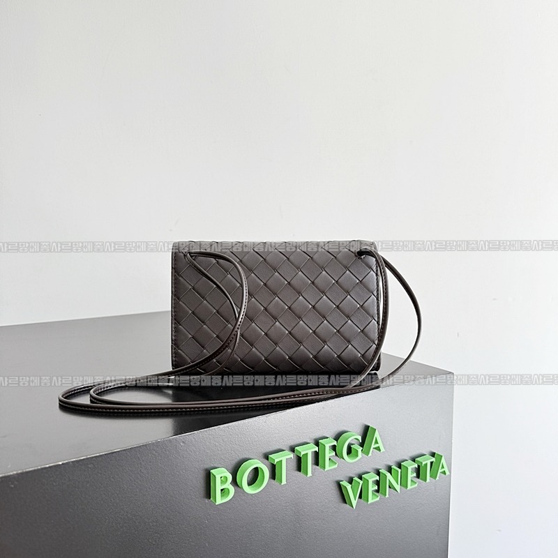 보테가베네타안디아모데이지파우치 20260301-113747-003루.jpg