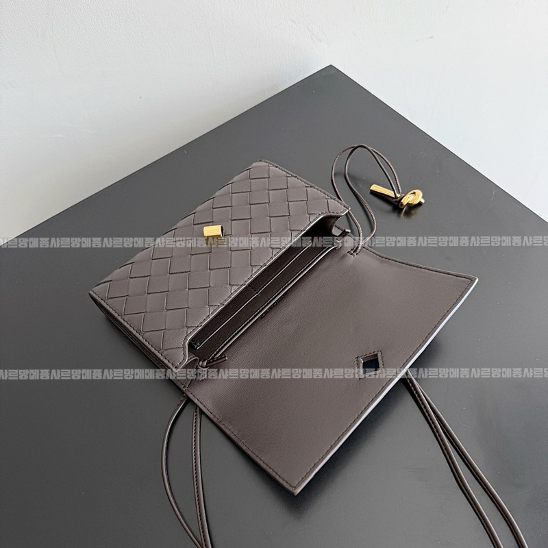 보테가베네타안디아모데이지파우치 20260301-113747-007루.jpg