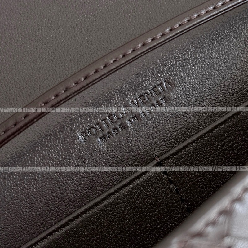 보테가베네타안디아모데이지파우치 20260301-113747-008루.jpg