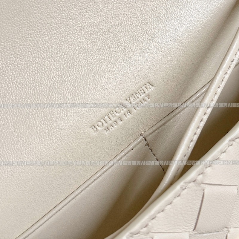 보테가베네타안디아모데이지파우치 20260301-113924-008루.jpg