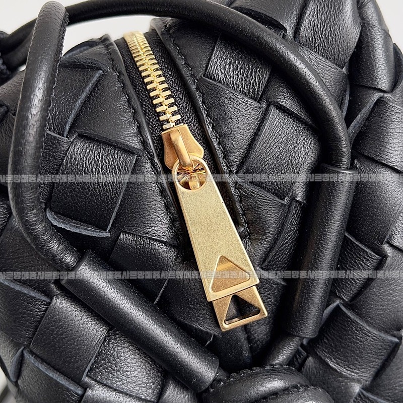 보테가베네타루프카메라백 20260301-124119-007루.jpg