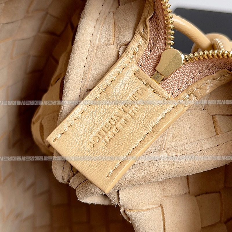 보테가베네타루프카메라백 20260301-124458-008루.jpg