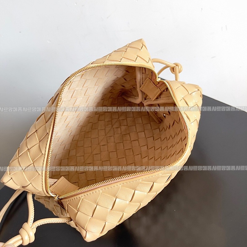 보테가베네타루프카메라백 20260301-124458-009루.jpg