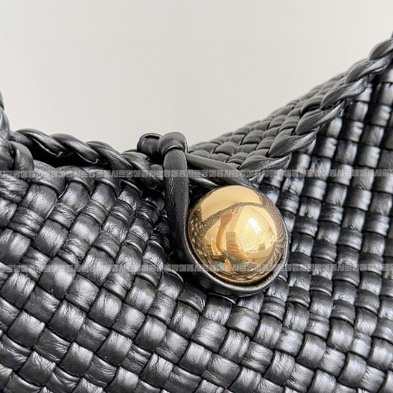 보테가베네타토스카바치 20260301-131324-004루.jpg